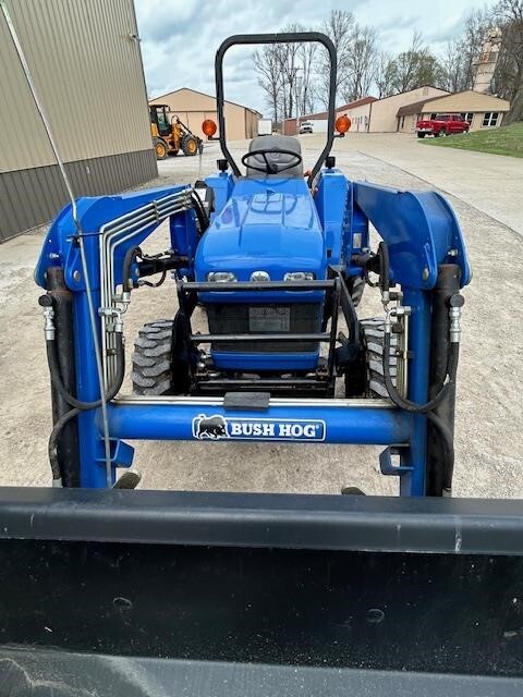  New Holland TC30 Tractor