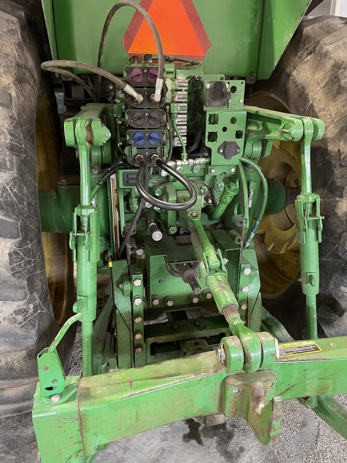 2013 John Deere 7230R Tractor