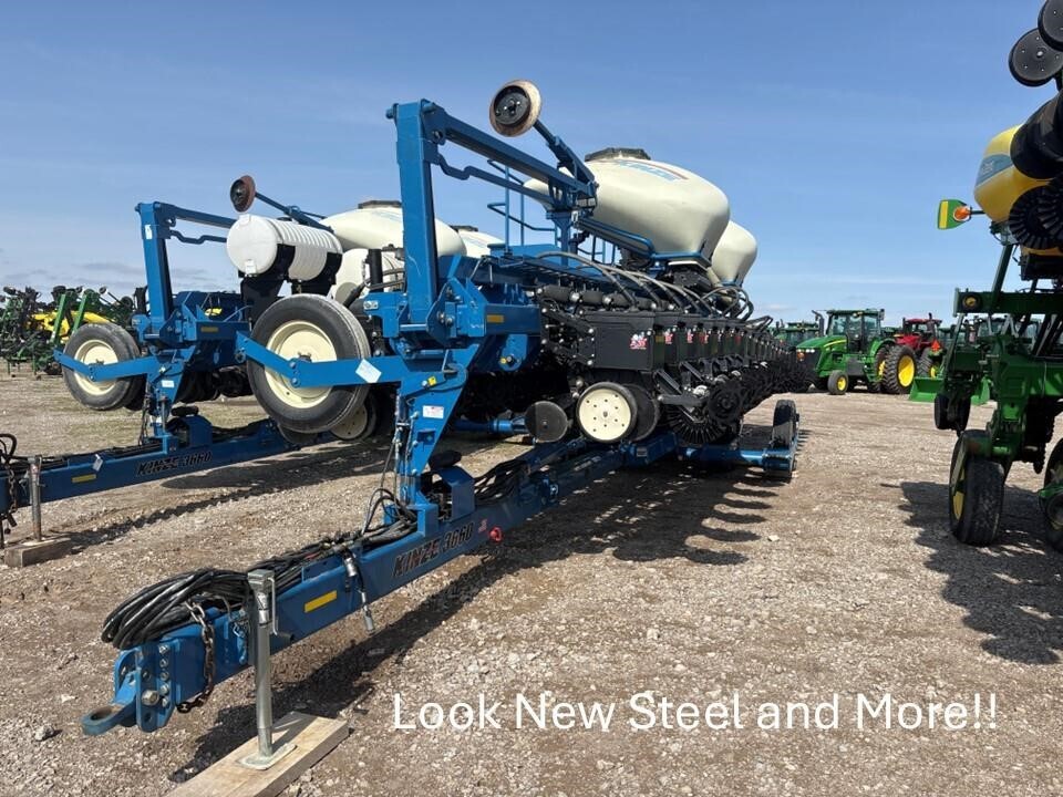 2015 Kinze 3660 Planter