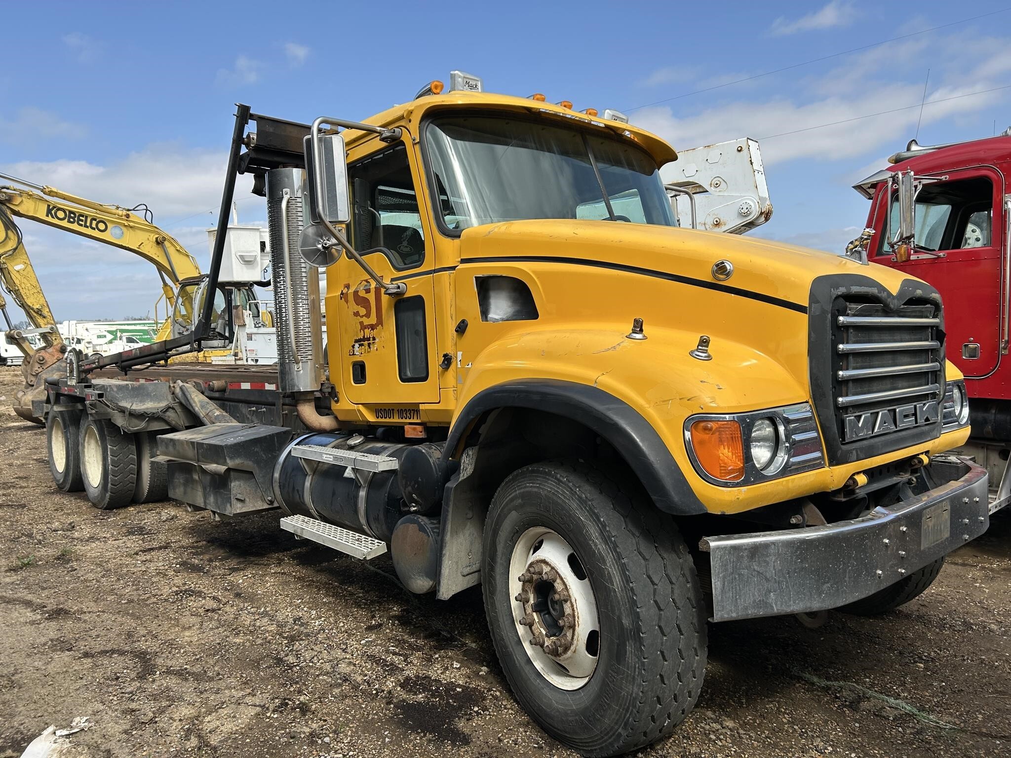2006 Mack Granite CV713 Dump Trucks/Trailer