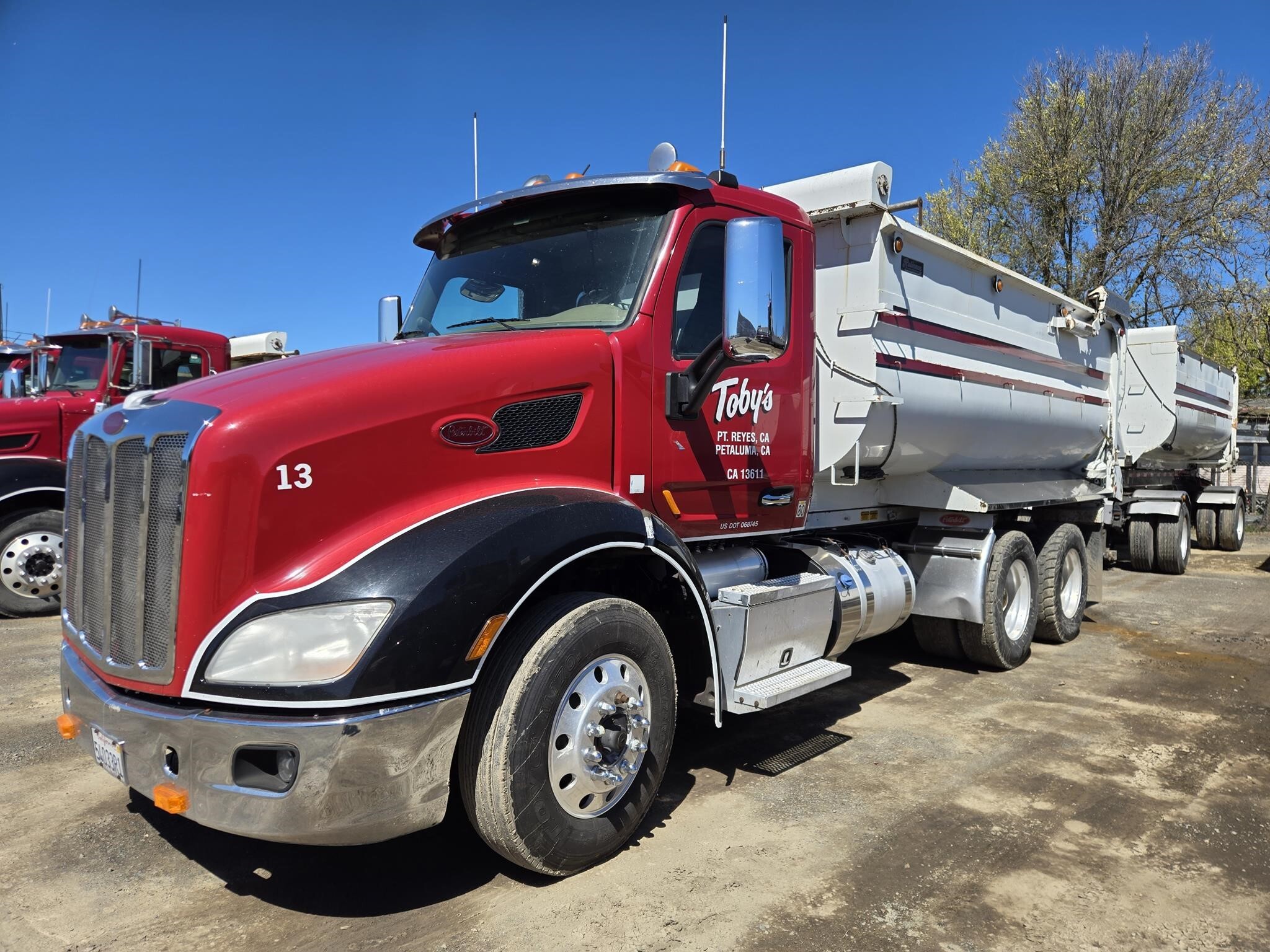 2015 Peterbilt 579 Semi Trucks/Trailer
