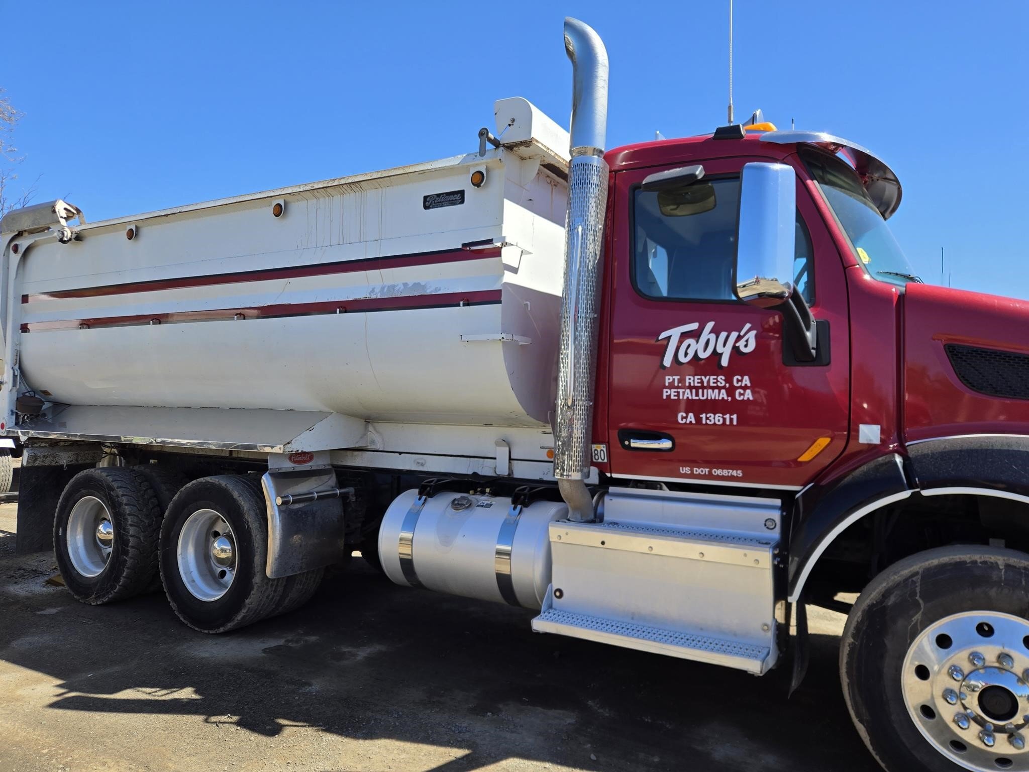 2015 Peterbilt 579 Semi Trucks/Trailer