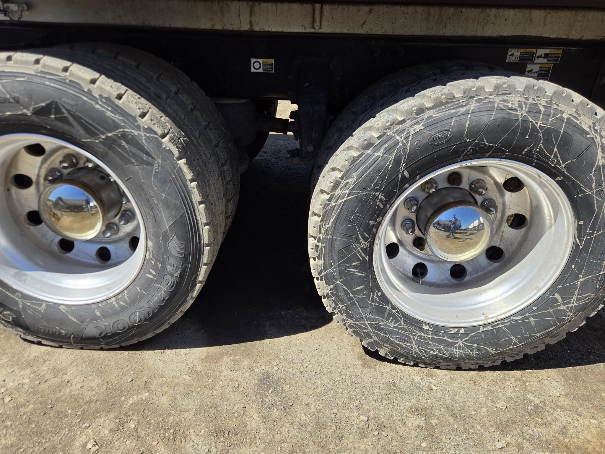 2015 Peterbilt 579 Semi Trucks/Trailer