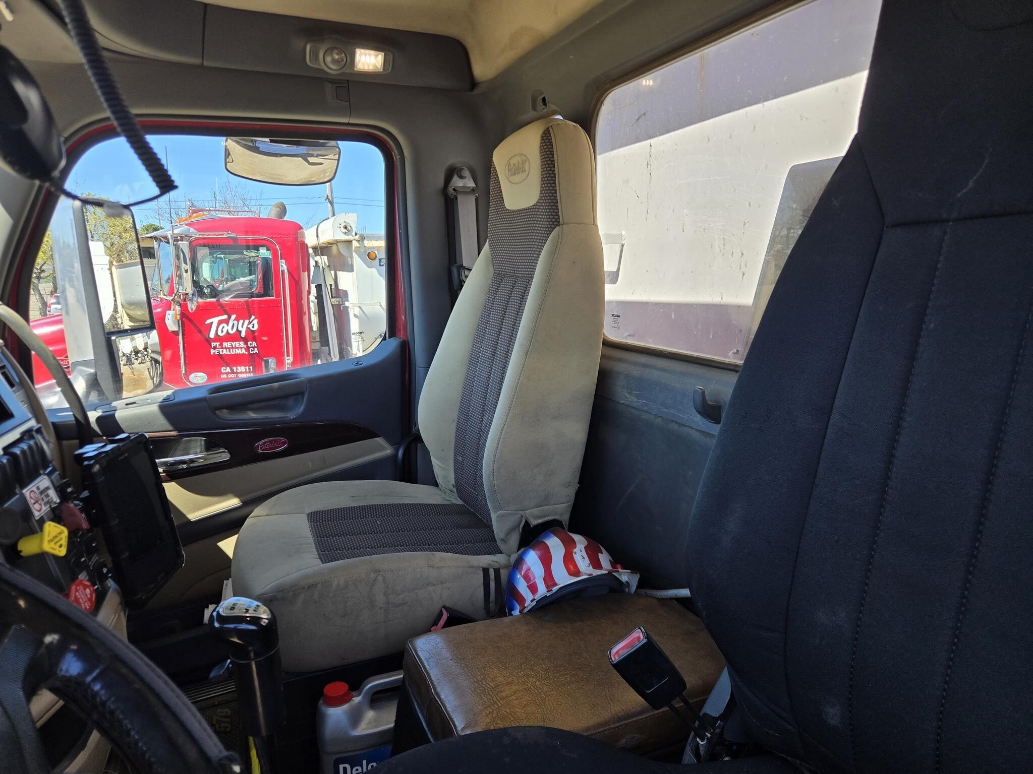 2015 Peterbilt 579 Semi Trucks/Trailer
