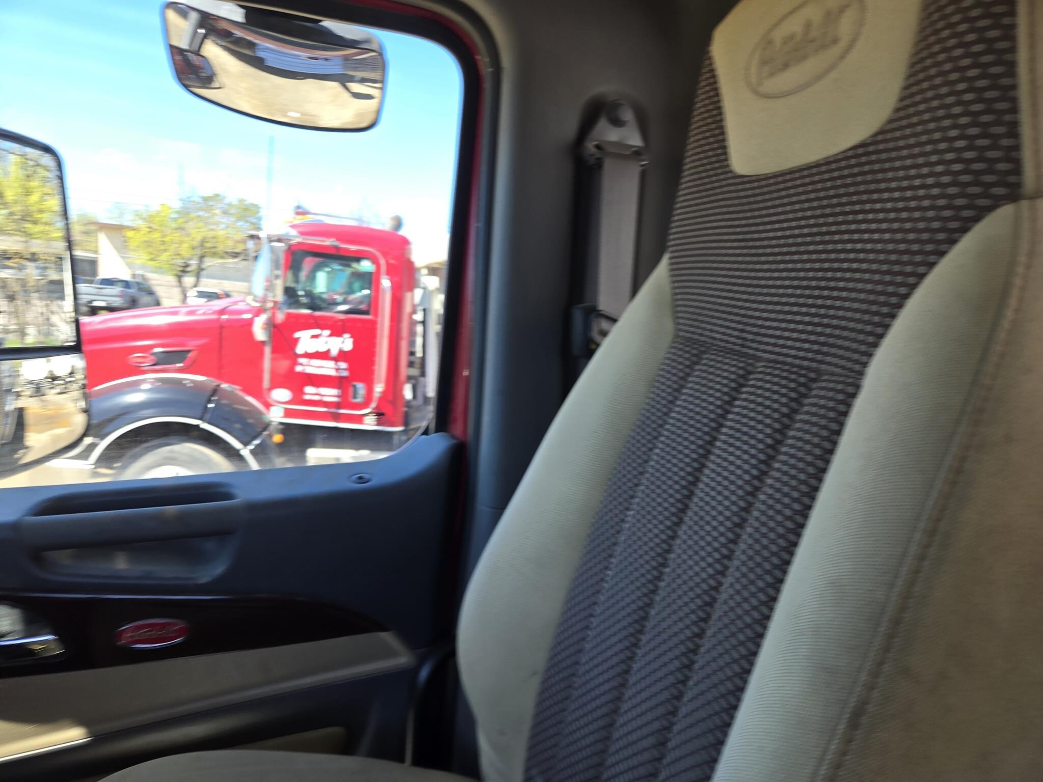 2015 Peterbilt 579 Semi Trucks/Trailer