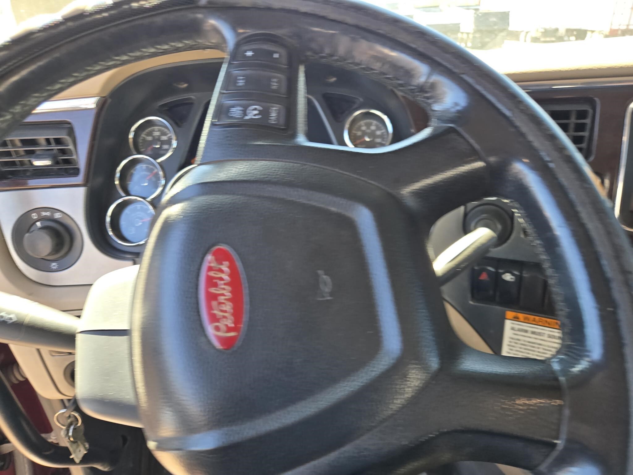 2015 Peterbilt 579 Semi Trucks/Trailer