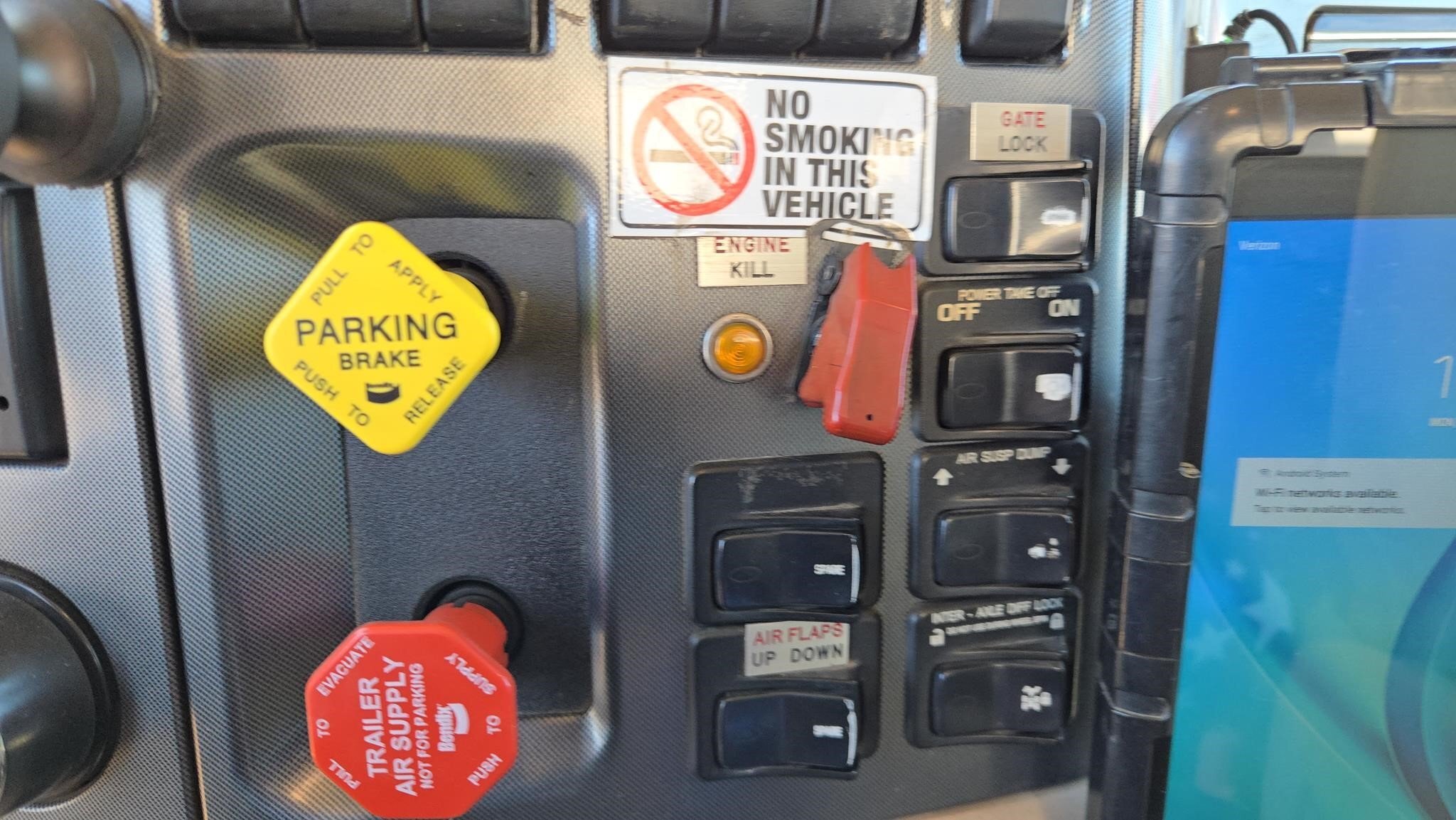 2015 Peterbilt 579 Semi Trucks/Trailer