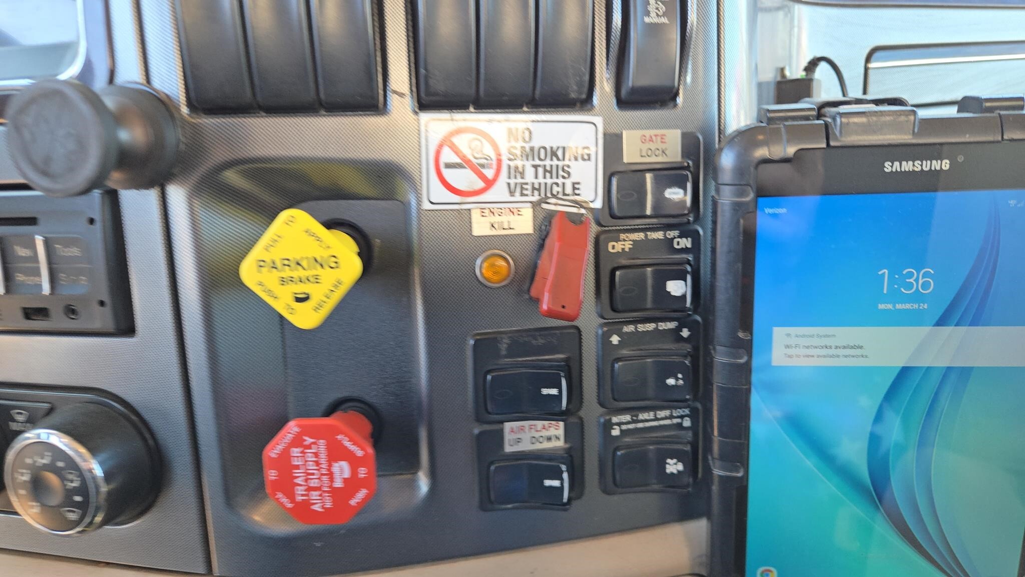 2015 Peterbilt 579 Semi Trucks/Trailer