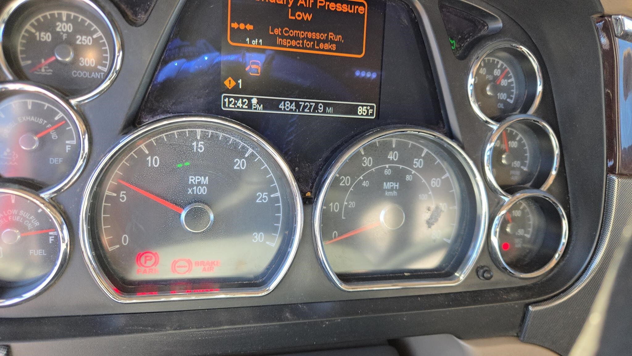 2015 Peterbilt 579 Semi Trucks/Trailer