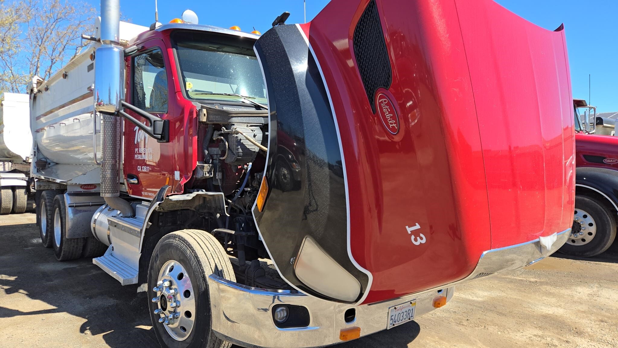 2015 Peterbilt 579 Semi Trucks/Trailer