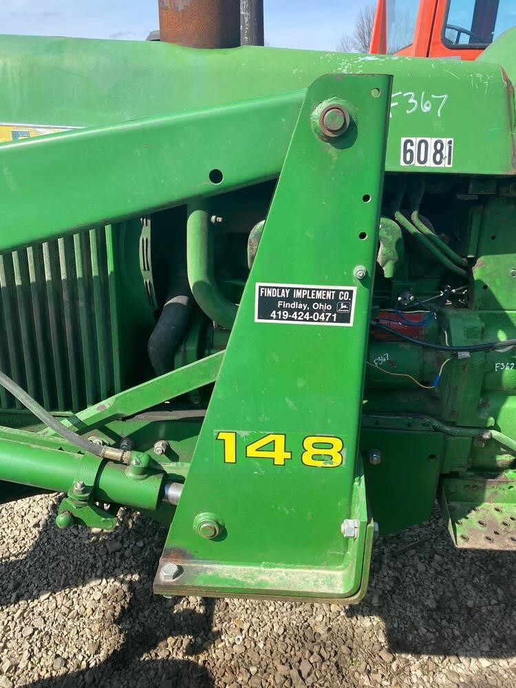  John Deere 148 Front End Loader