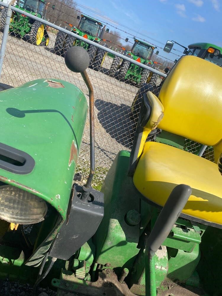  John Deere 148 Front End Loader