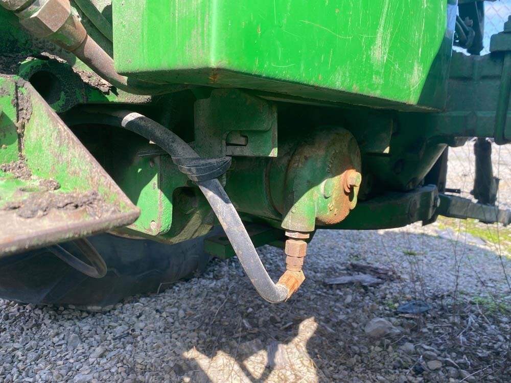  John Deere 148 Front End Loader