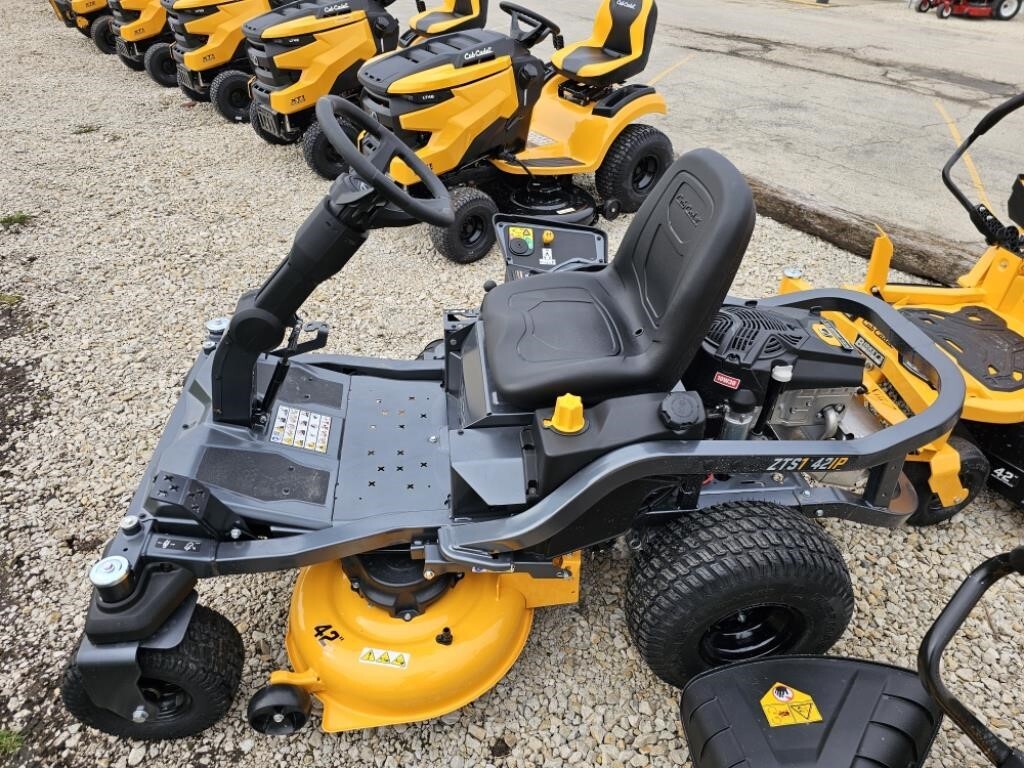 2025 Cub Cadet ZTS1 42 Lawn Mower
