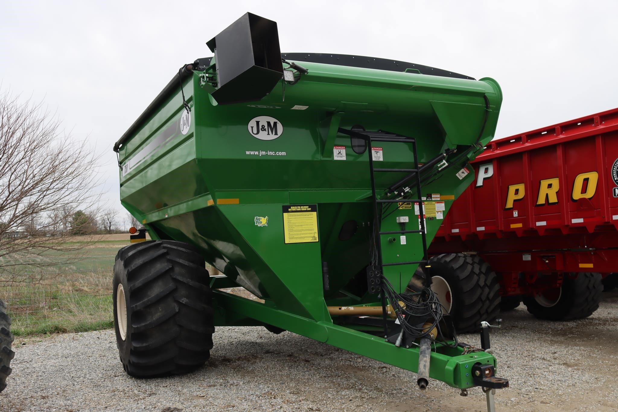 2019 J&M 750 Grain Cart