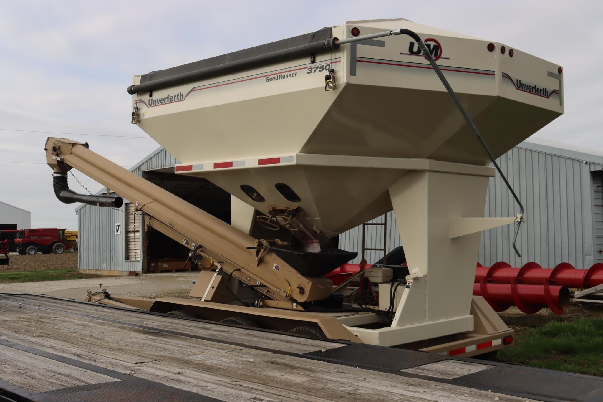 2011 Unverferth 3750 Seed Tender