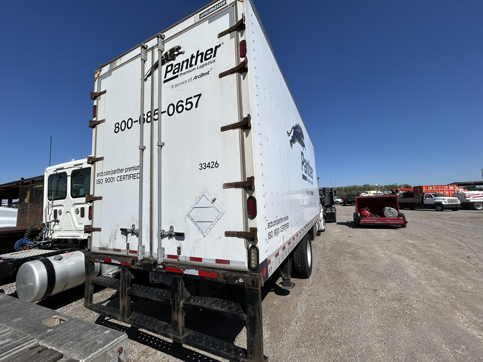 2015 Freightliner Cascadia 125 Semi Trucks/Trailer