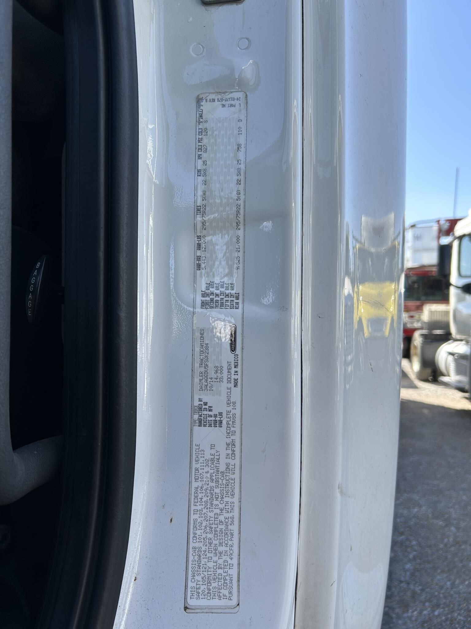 2015 Freightliner Cascadia 125 Semi Trucks/Trailer
