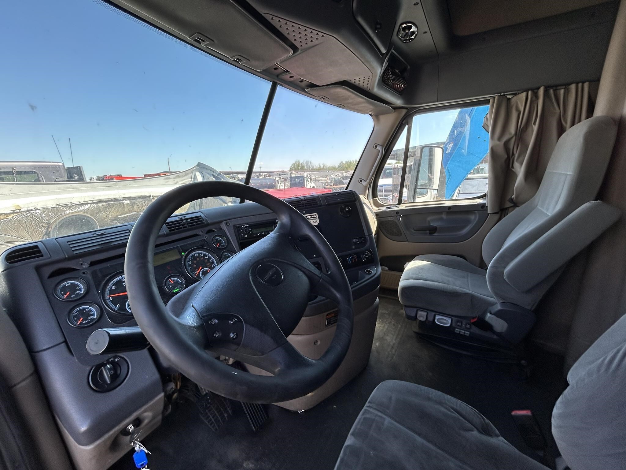 2015 Freightliner Cascadia 125 Semi Trucks/Trailer