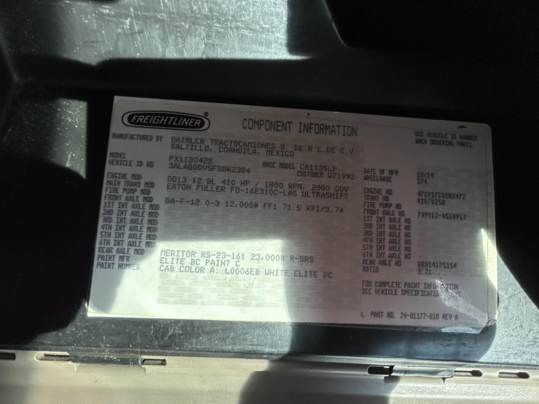 2015 Freightliner Cascadia 125 Semi Trucks/Trailer