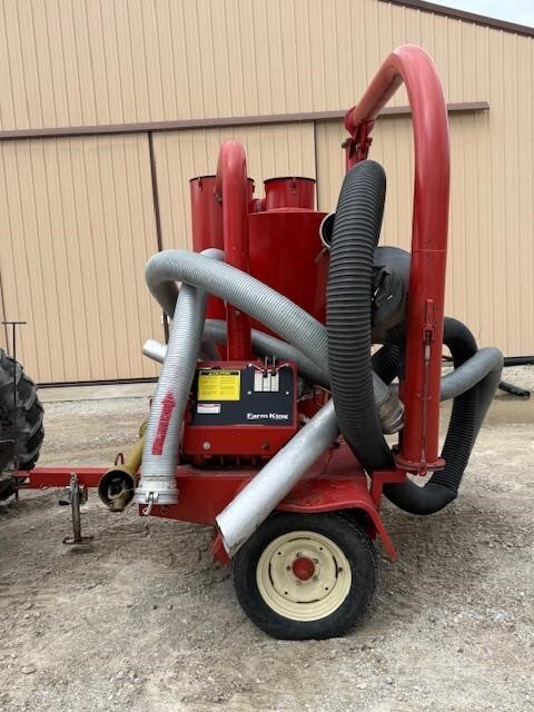  Farm King 6640 Grain Vac