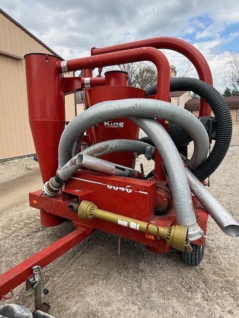  Farm King 6640 Grain Vac