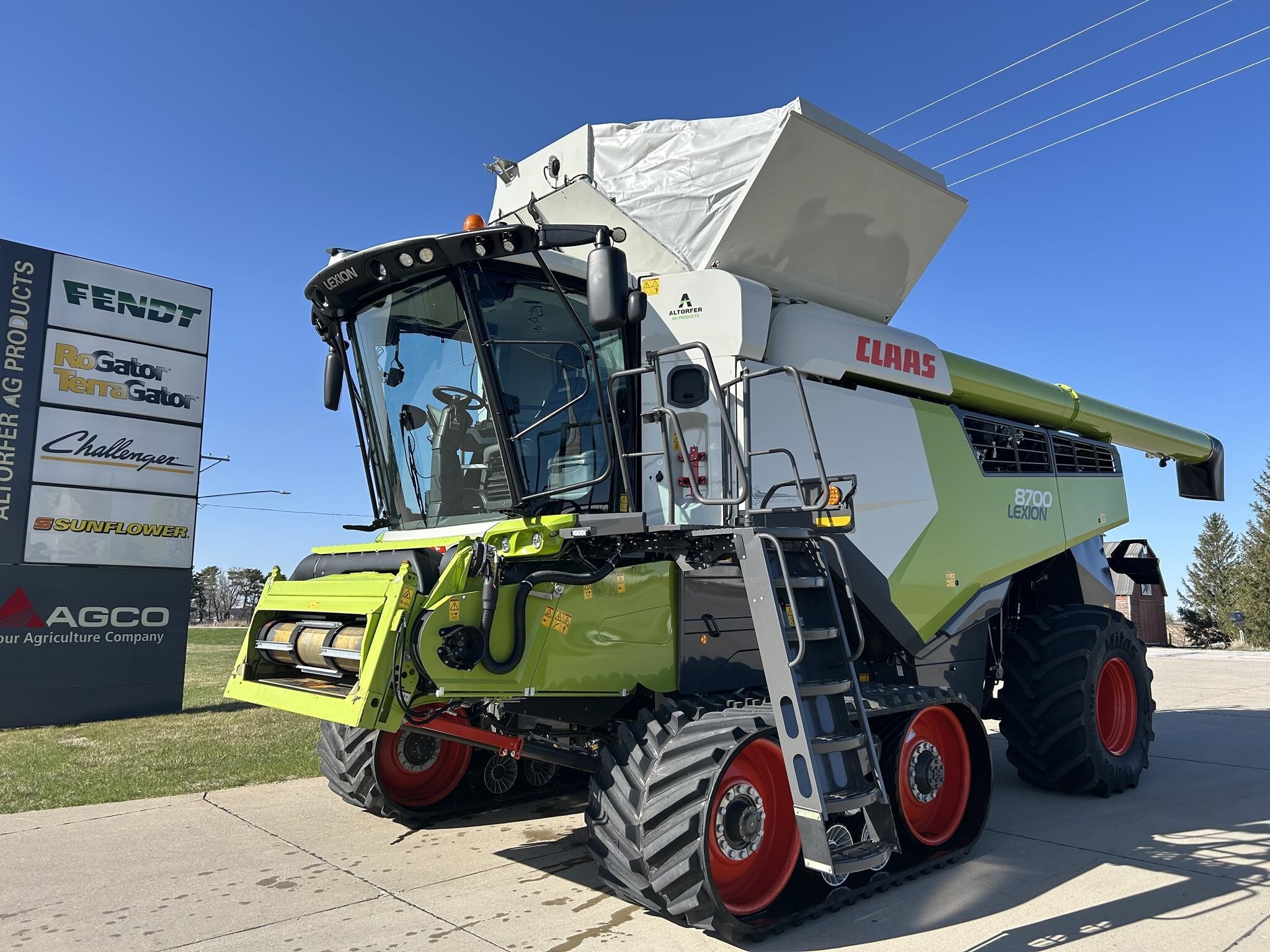 2022 Claas 8700TT Combine