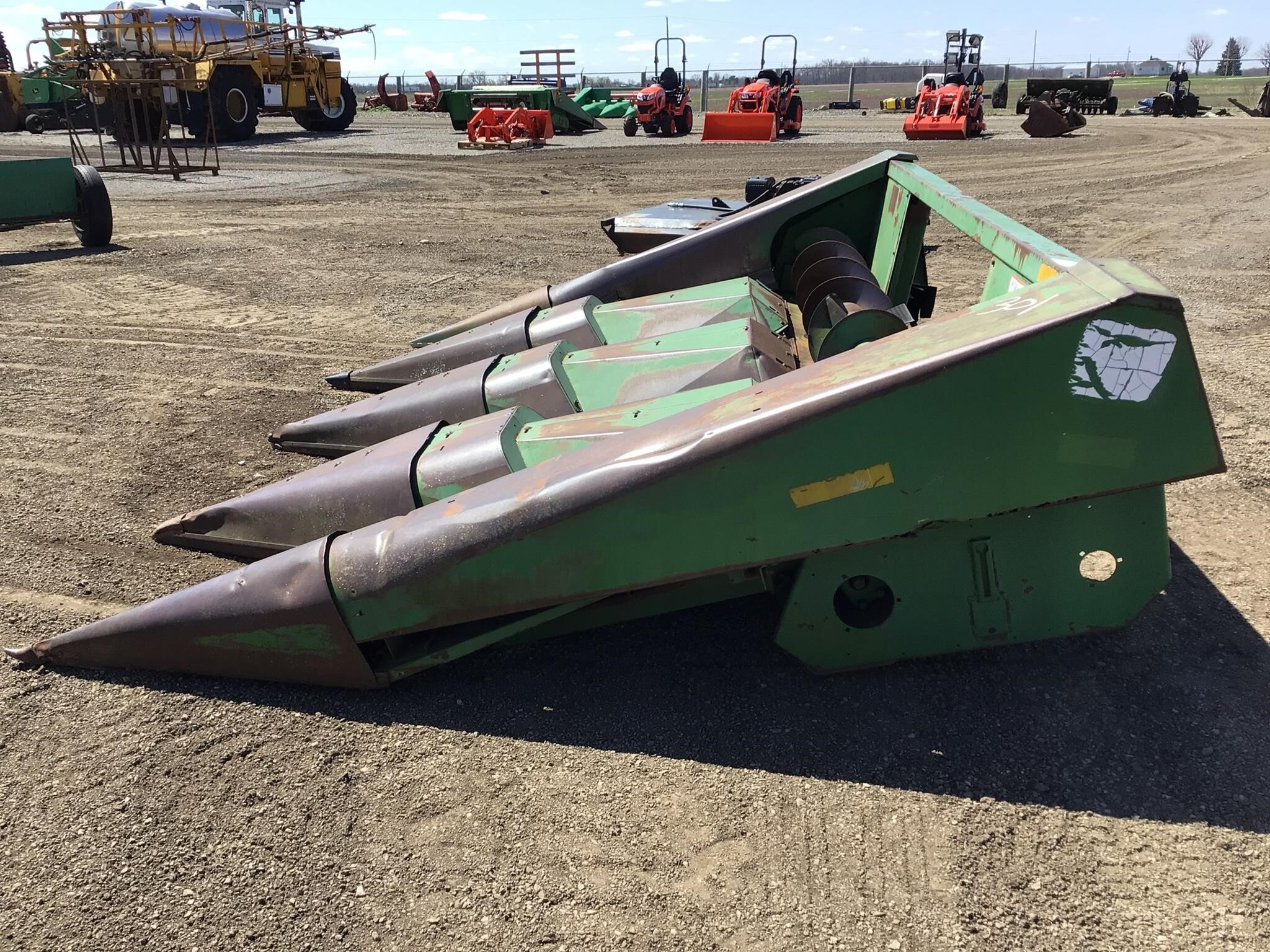  John Deere 444 Corn Head
