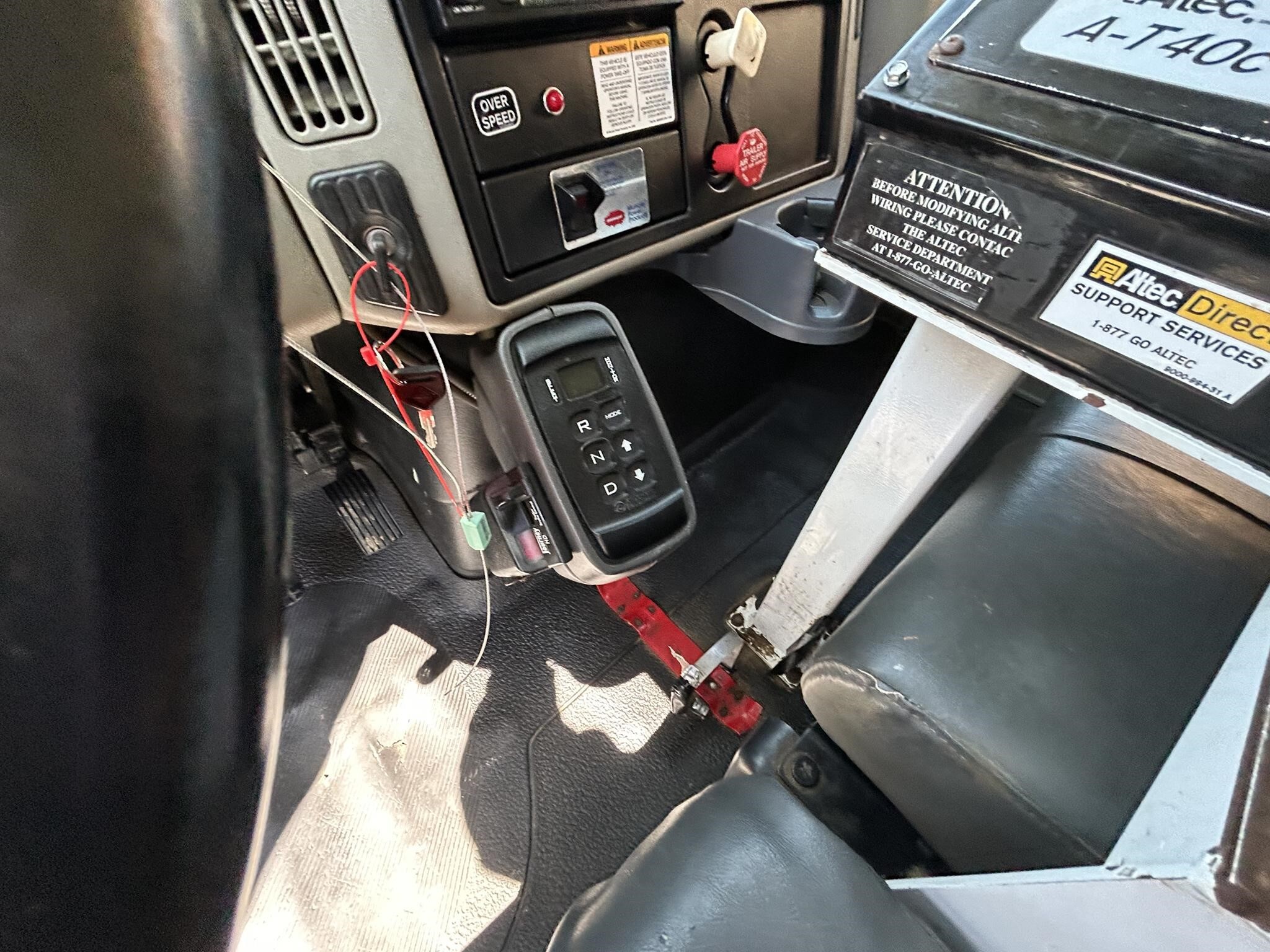 2009 MTI T40C Crane