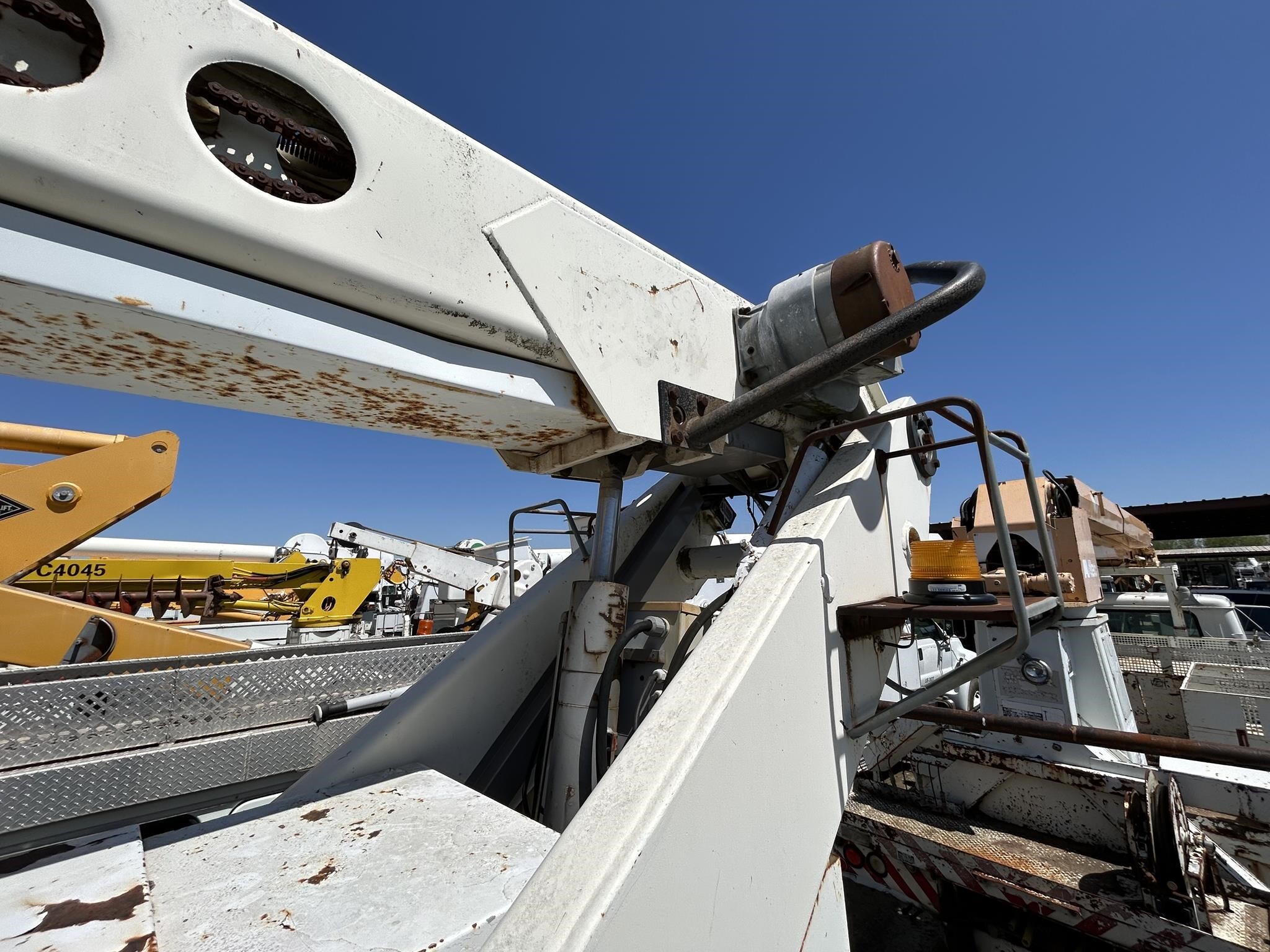 2009 MTI T40C Crane