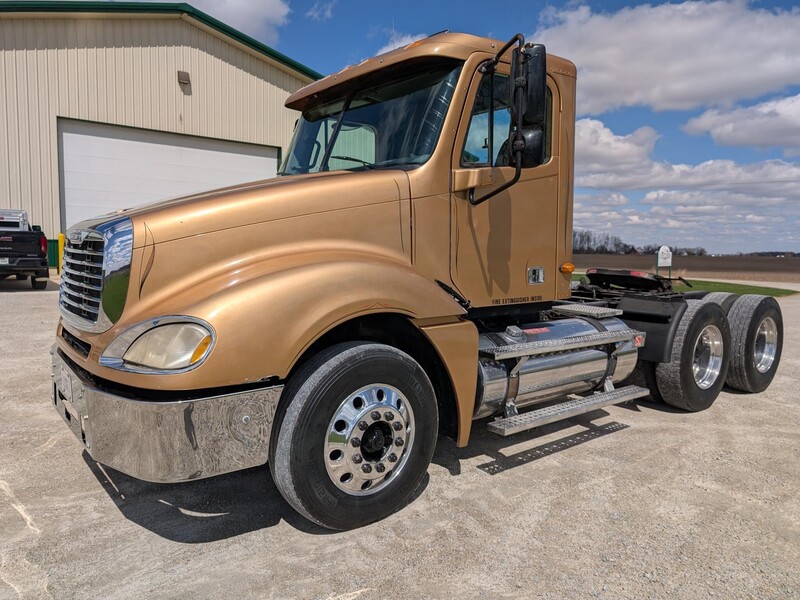 Used Freightliner Columbia 120 Semi Trucks/Trailers for Sale