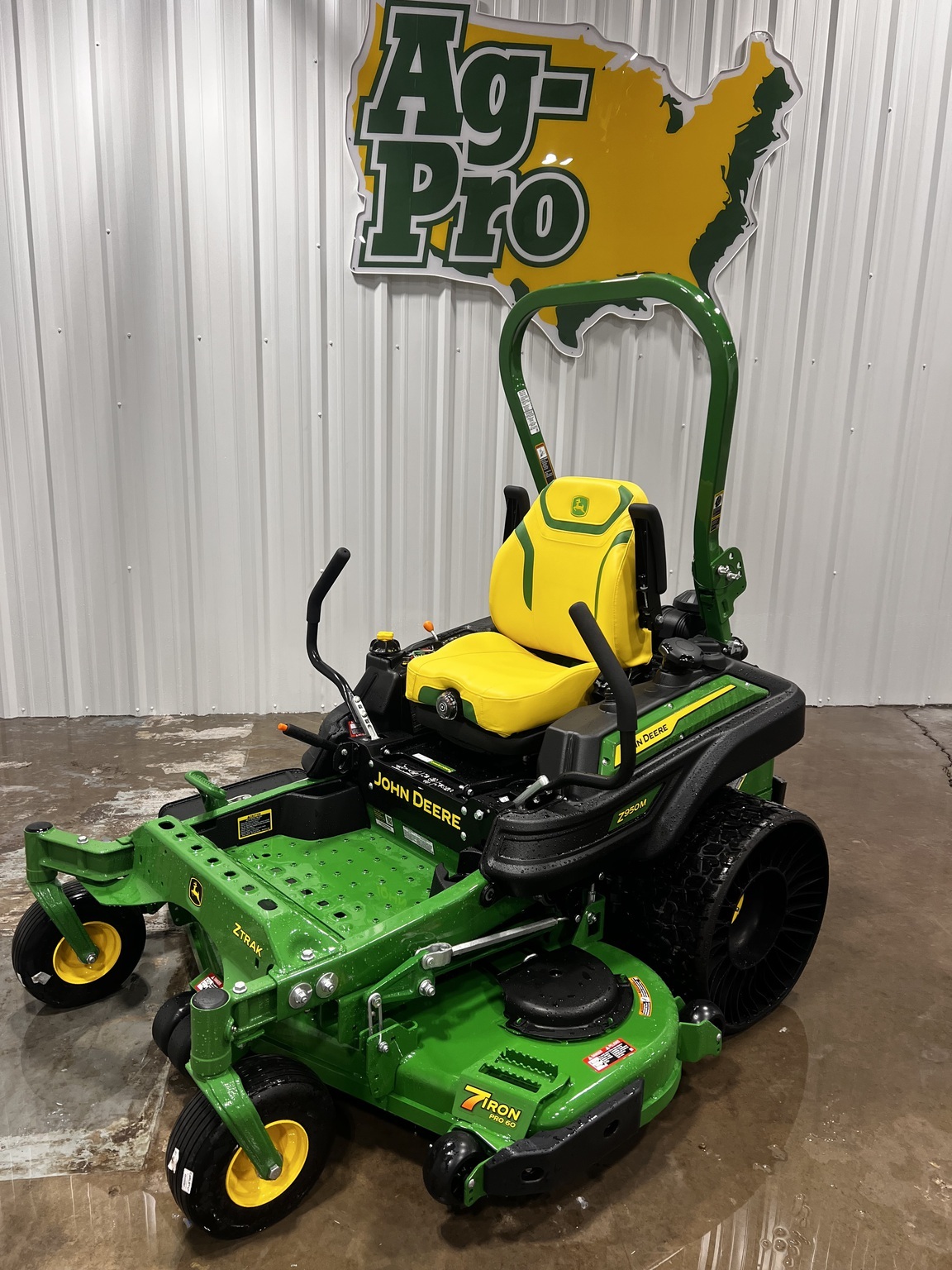 2025 John Deere Z950M Lawn Mower