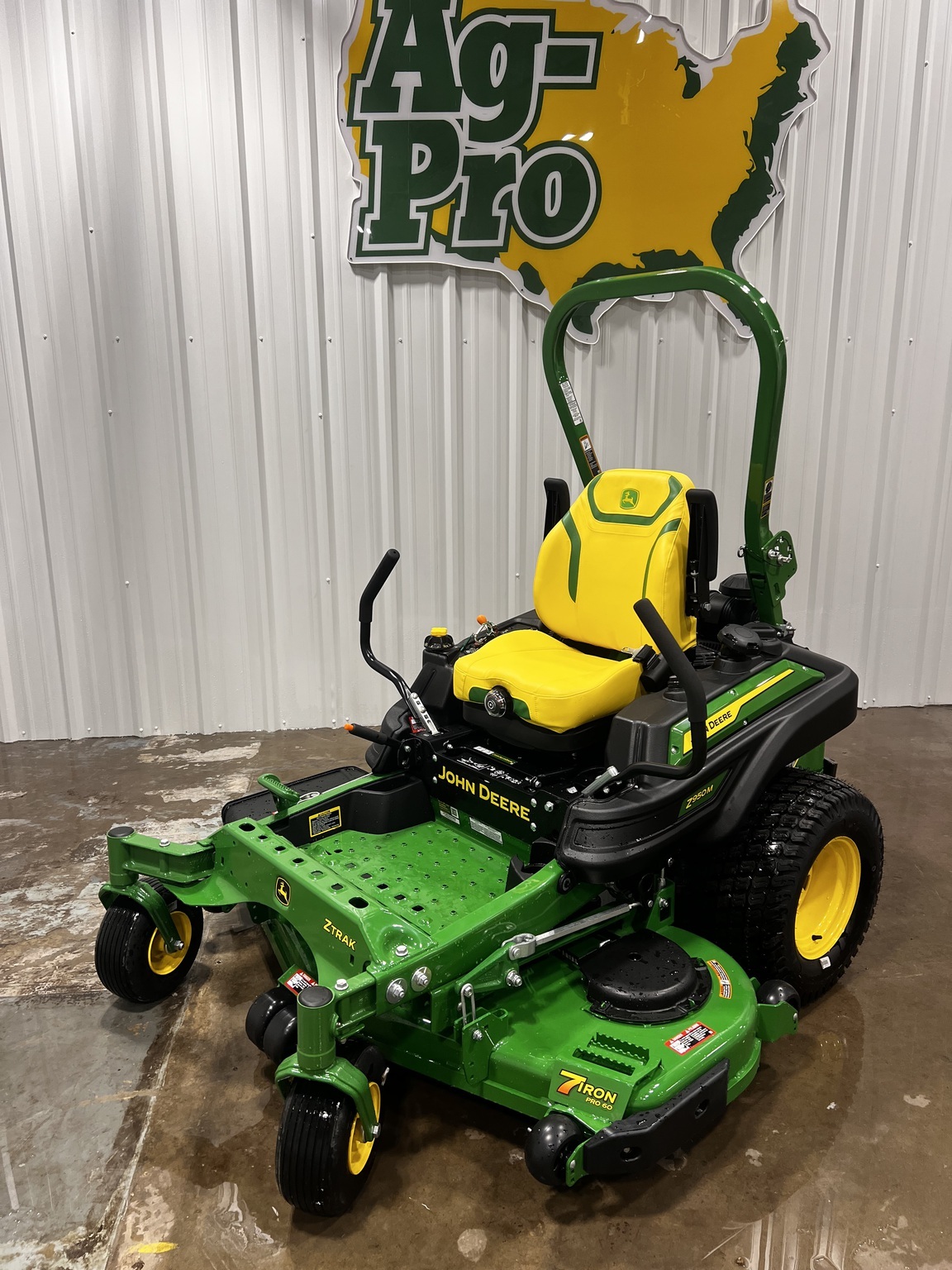 2025 John Deere Z950M Lawn Mower