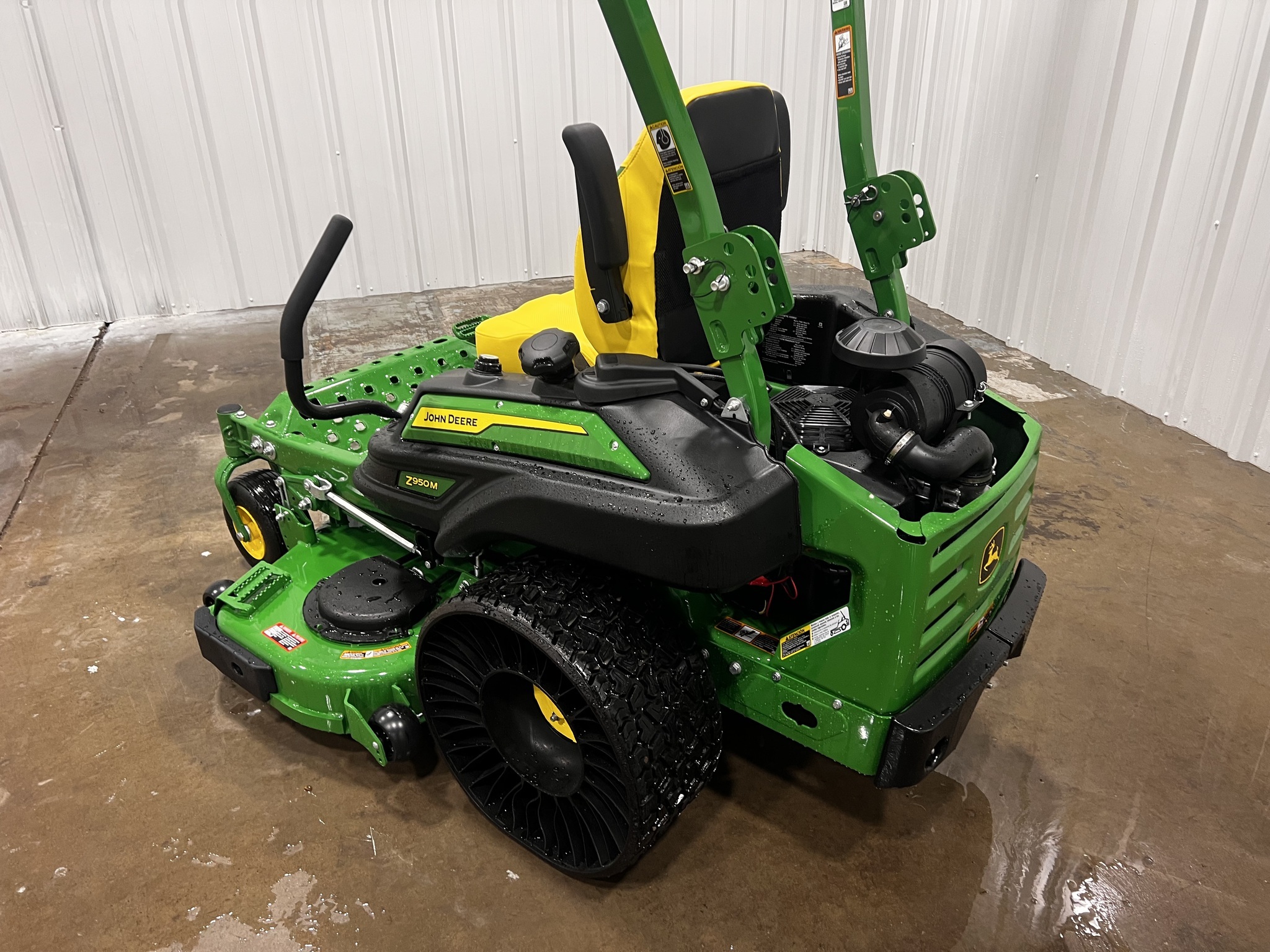 2025 John Deere Z950M Lawn Mower