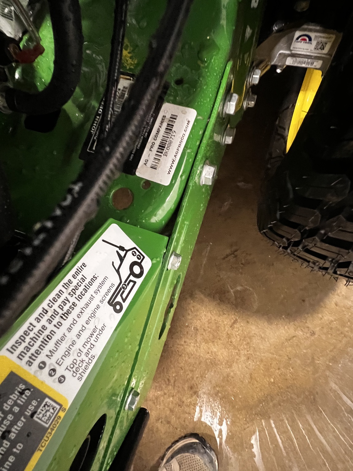 2025 John Deere Z950M Lawn Mower