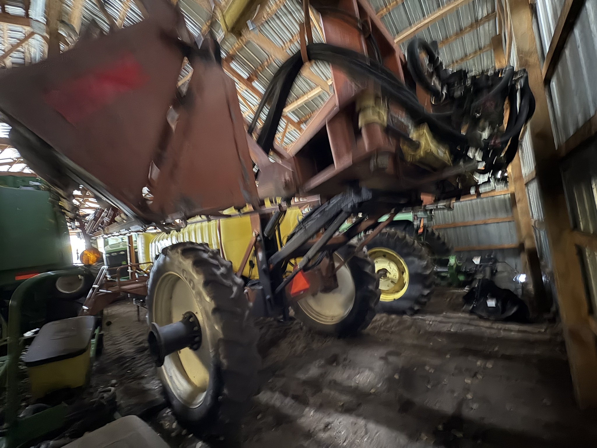 2011 H & S 132 Pull-Type Sprayer