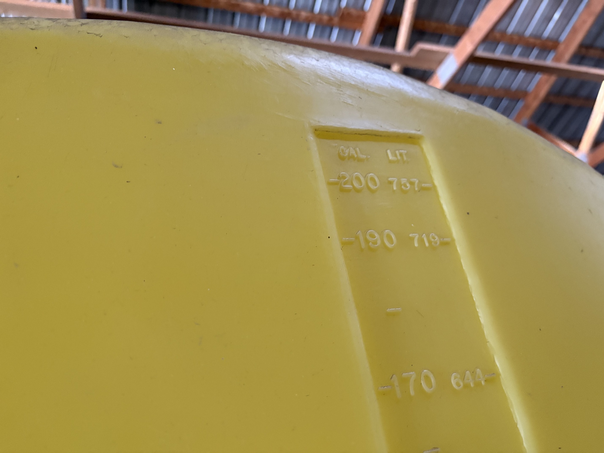 2011 H & S 132 Pull-Type Sprayer