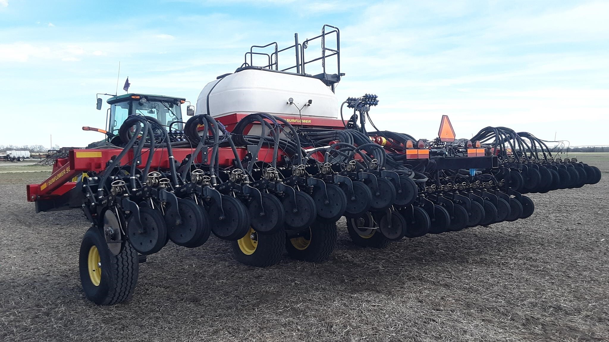 2016 Sunflower 9830NT Air Seeder
