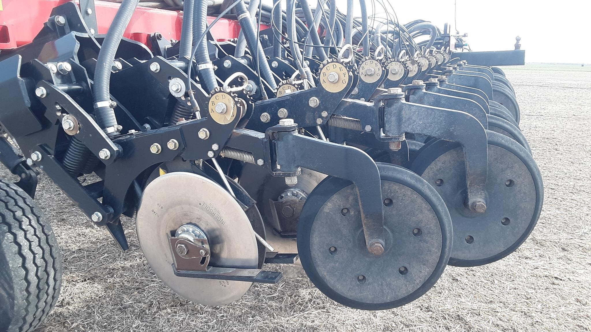 2016 Sunflower 9830NT Air Seeder
