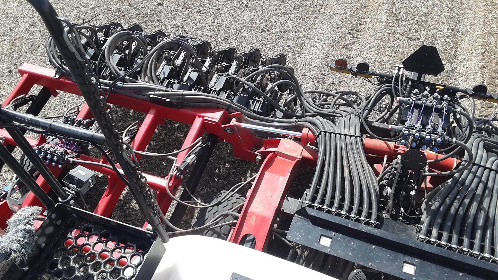 2016 Sunflower 9830NT Air Seeder