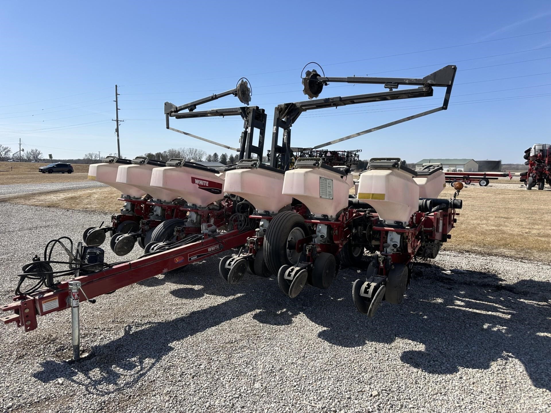 2004 White 8222 Planter