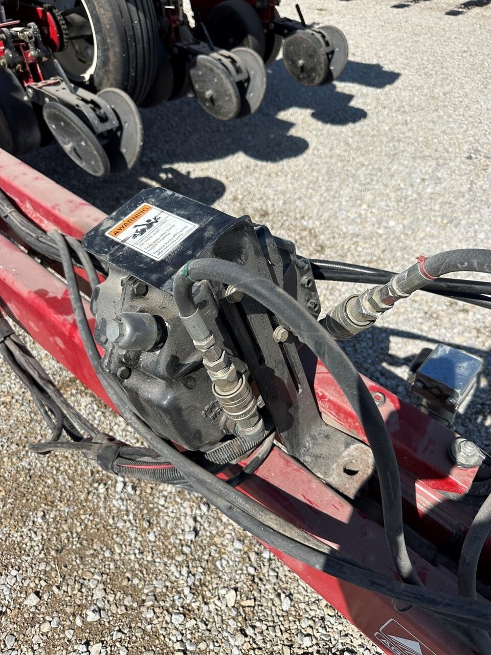2004 White 8222 Planter