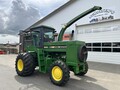 1990 John Deere 5830 Self-Propelled Forage Harvester
