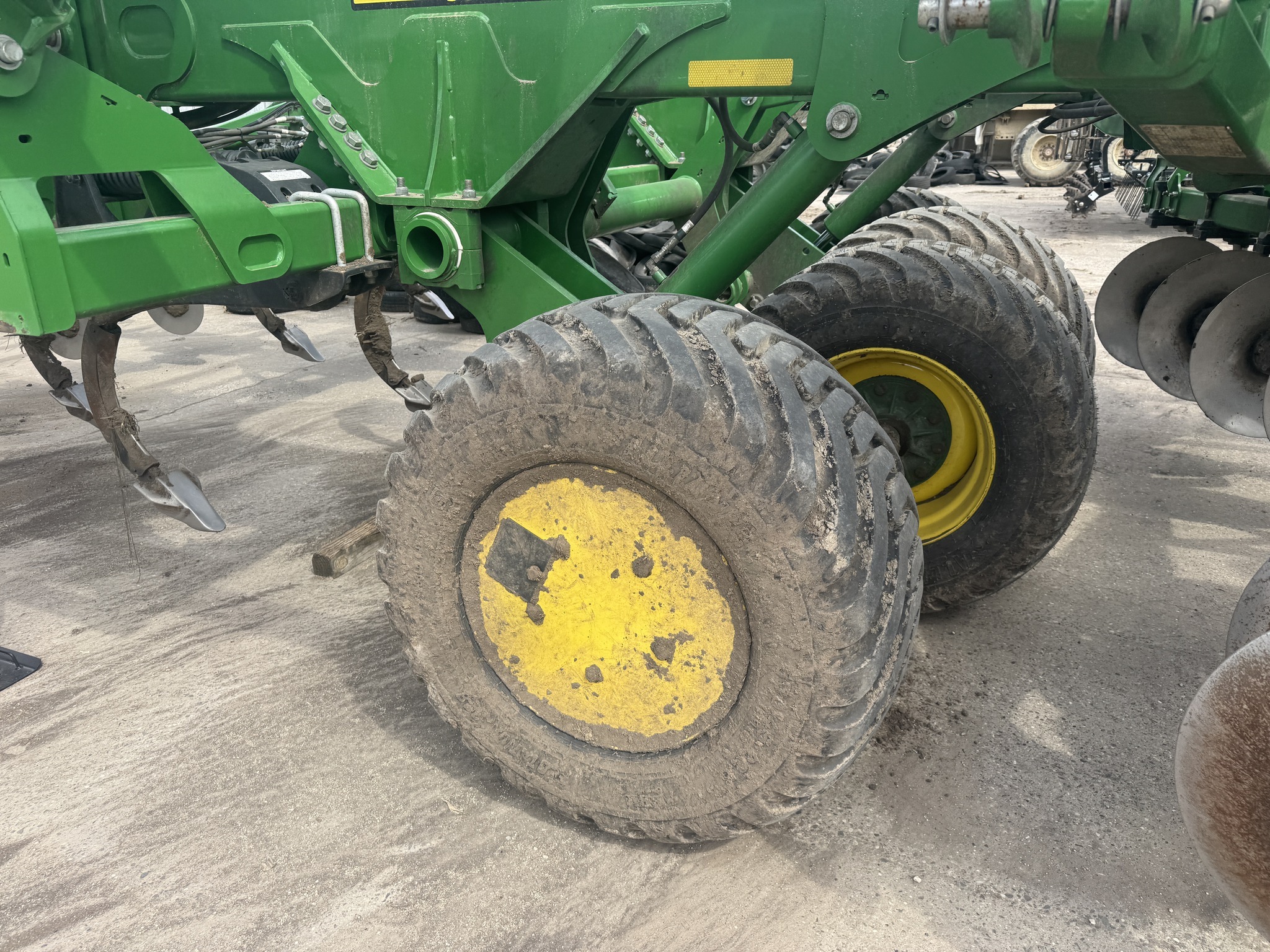 2023 John Deere 2730 In-Line Ripper