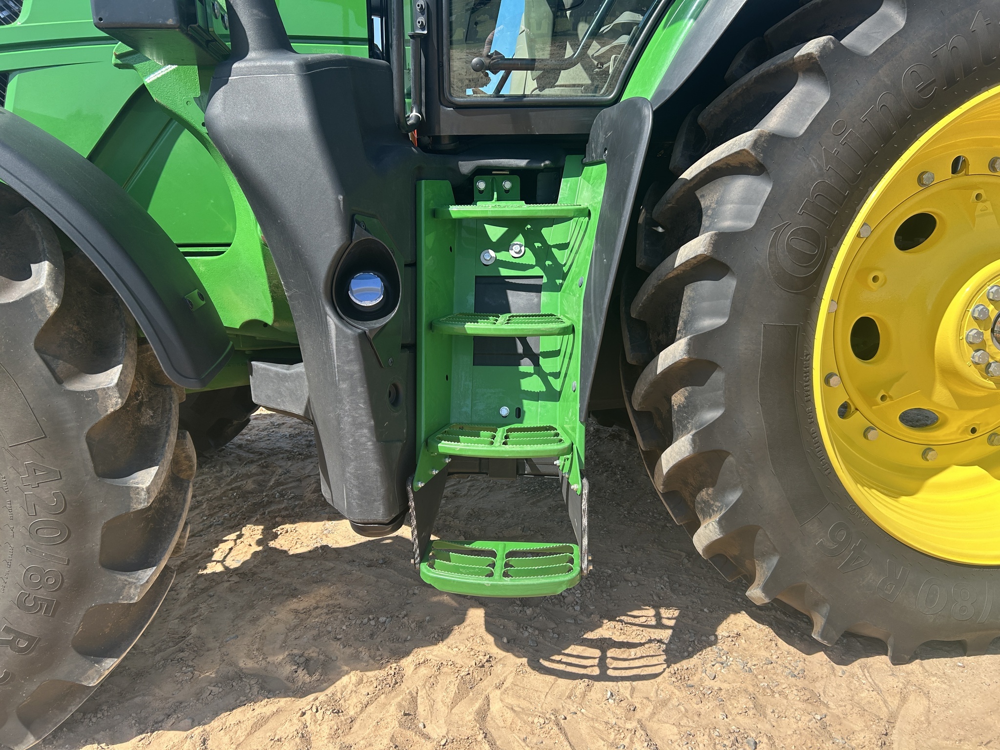 2024 John Deere 6R 195 Tractor