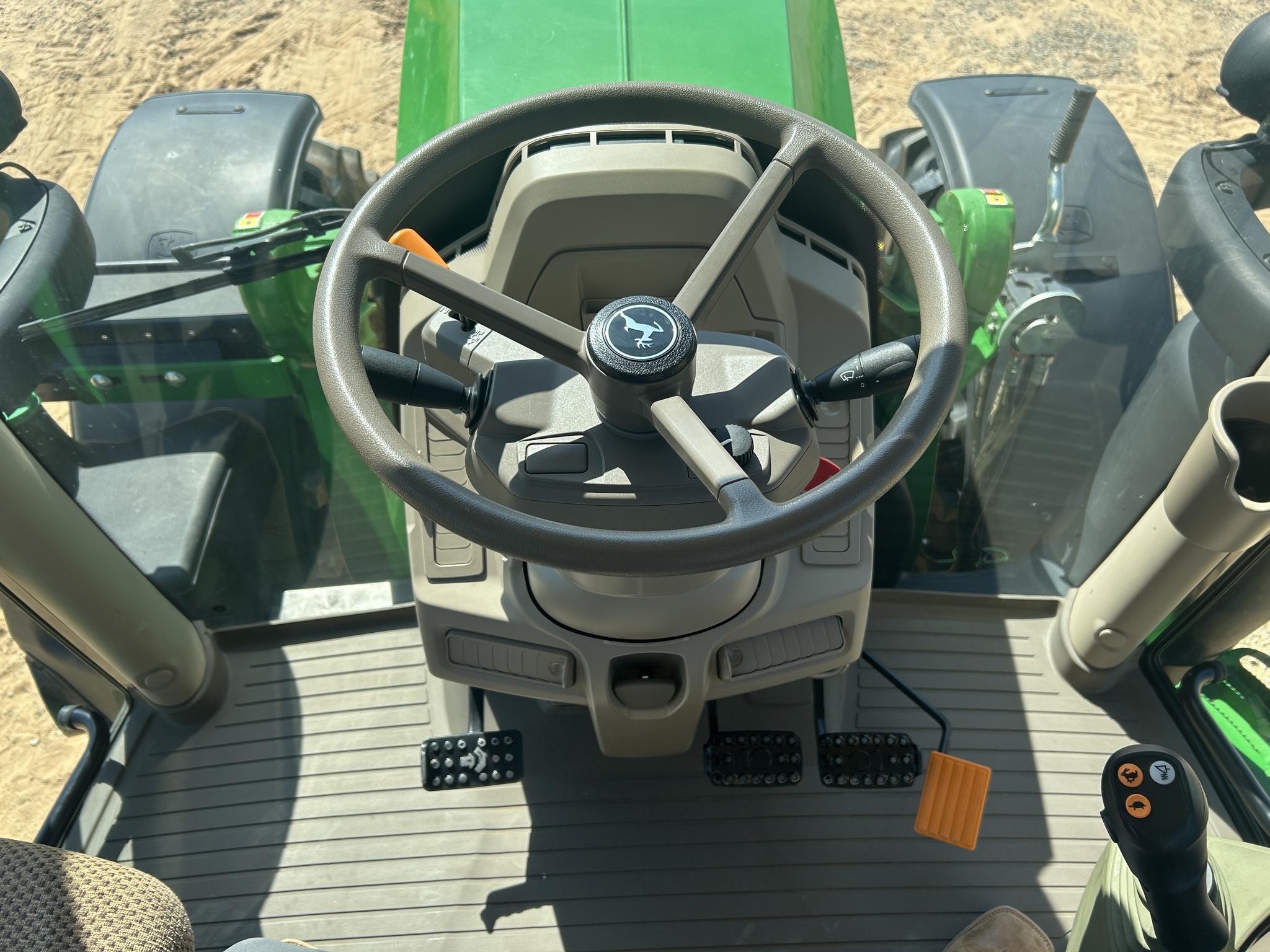 2024 John Deere 6R 195 Tractor