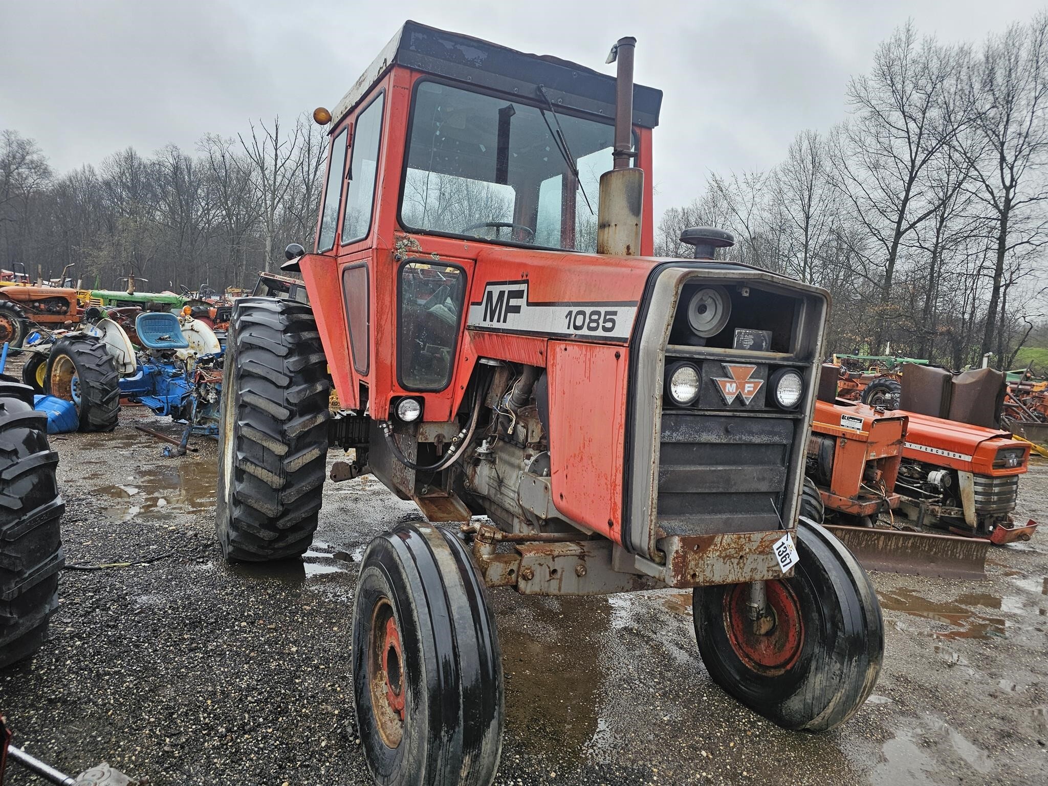 1974 Massey Ferguson 1085 Tractor