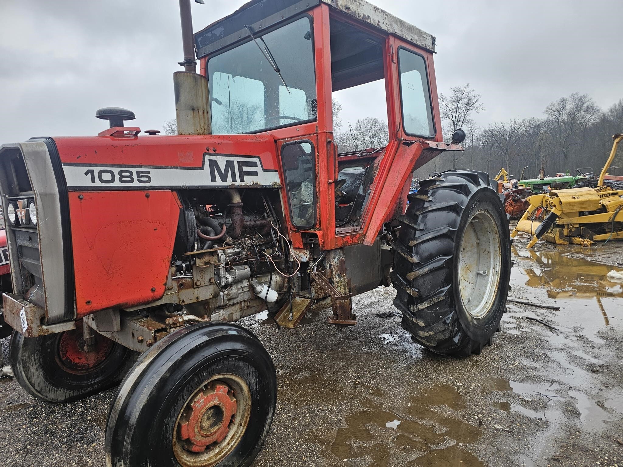 1974 Massey Ferguson 1085 Tractor
