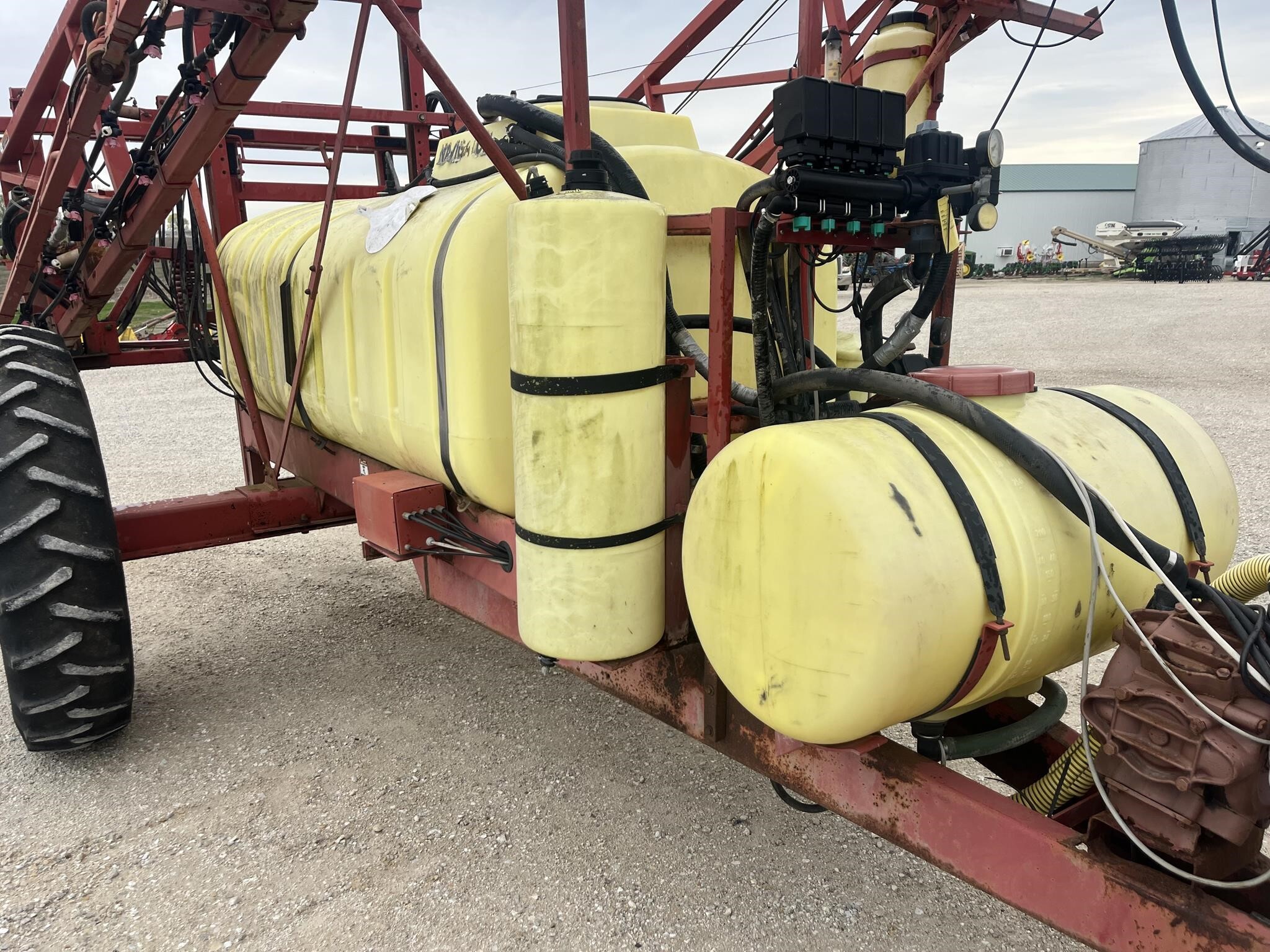  Hardi Navigator 1000 Pull-Type Sprayer