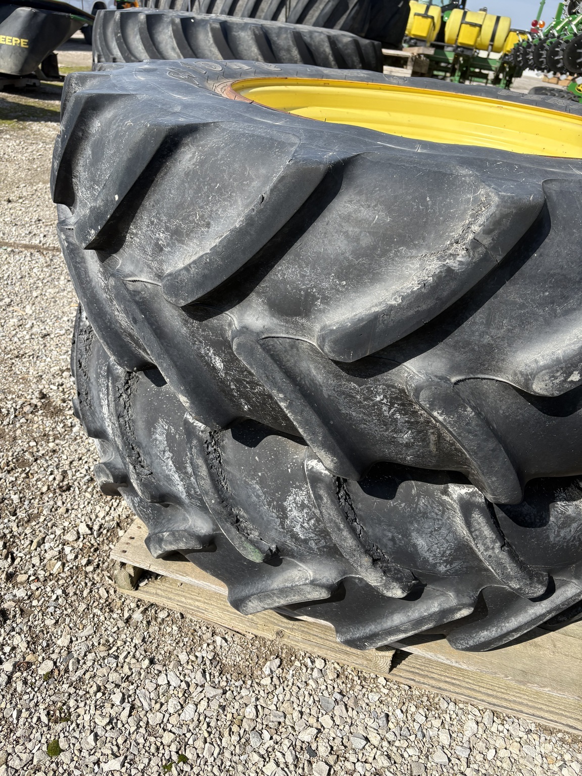  Firestone 420/85R34 Wheels / Tires / Track